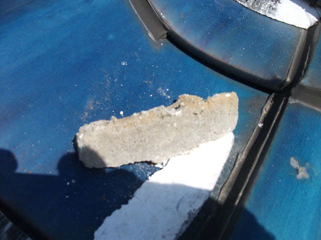 叩き割った漆喰